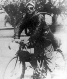 Che Guevara on bike