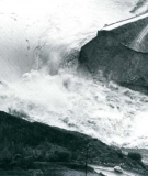 Teton Dam fails