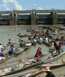 Boats at Pak Mun Dam