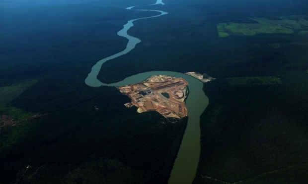 An aerial view of the construction site of a hydroelectric dam along the Teles Pires river, a tributary of the Amazon, in Pará. 