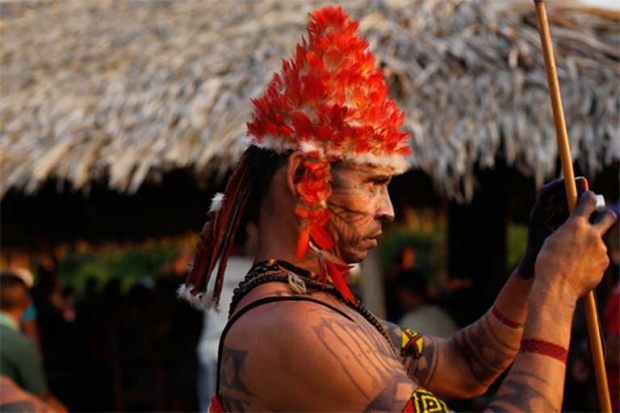 A member of the Munduruku indigenous group. The Munduruku people, with a population of 12,000, have lived in the region for centuries. They have been resisting hydropower developments on tributaries of the Tapajós for decades. 