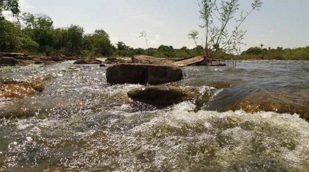 Rapids on the Teles Pires River. The cultural impacts of the destruction of Sete Quedas, a sacred site comparable to the Christian “Heaven” continue to reverberate throughout Munduruku society. Future dams and reservoirs are planned that will likely impact other sacred indigenous sacred sites. 