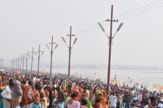 Citizens congregating on the banks of the Ganga during the Mahakumbh mela in 2013