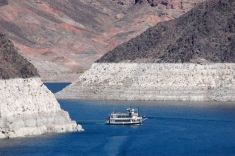 Hoover Dam's low water exposes a "bathtub ring"