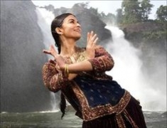 Aishwarya Rai at the Athirapally Falls
