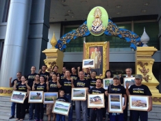 Thai Mekong villagers gather outside the Administrative Court in Bangkok ahead of the hearing.