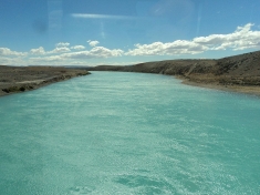Patagonia's magnificent Río Santa Cruz, one of the last large free-flowing rivers in Argentina.