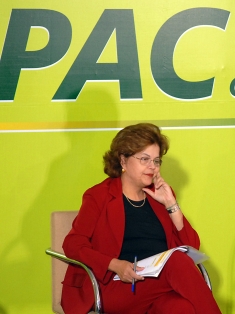 Dilma Rousseff, Lula's official candidate