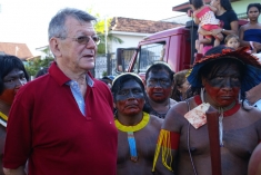 Bishop Krauter at assembly of Indigenous peoples in Altamira, May 2008