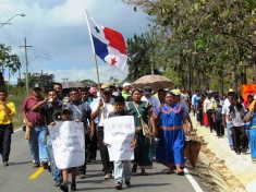 Ngobe People Protesting- Cortesia de Patria Grande
