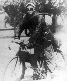 Che Guevara on bike