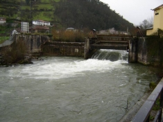 Machón del Trubia, Oviedo, Asturias, Spain, is one of 2 dams near Oviedo scheduled for demolition in 2009 : Photo by Courtesy of Pedro Brufao, Rios con Vida