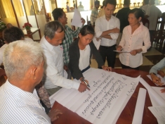 A meeting between EarthRights International and Cambodian communities about the planned Don Sahong Dam