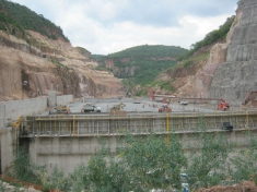 Construcion en el sitio de la represa El Zapotillo