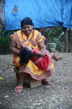 Mother and child at Kiad.