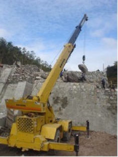 Construction at La Esperanza in 2006.