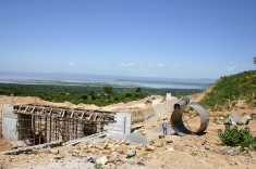 Construction of the Sondu-Miriu Dam water tunnel.
